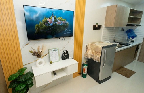 Basak Condominio | Modern Retreat with Private Balcony