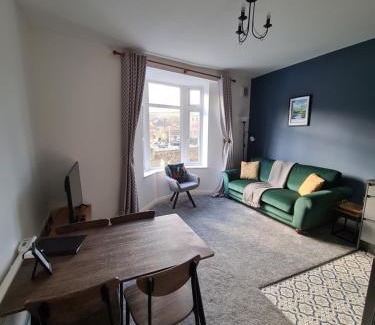 Mytholmroyd Apartamento | Modern River View Mytholmroyd Apartment