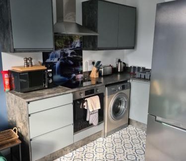 Mytholmroyd Apartamento | Modern River View Mytholmroyd Apartment
