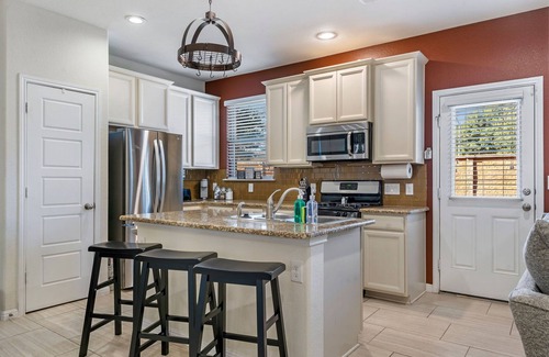 Round Rock Casa | Modern Rock 3BR 3B Downtown