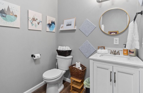 Clarksville Casa | Modern Romantic Barndominium with Hot Tub