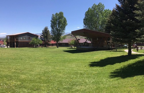 Ridgway Casa | Casa rústica de montaña moderna