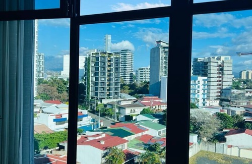 Rohrmoser Apartamento | Modern Skyline Rohmoser