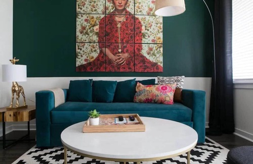 West Congress Apartamento | Modern SoCo CozySuites w/ 2 Pools! #01