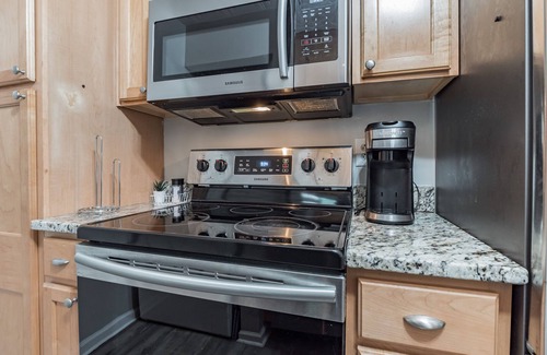 Cameron Wood Casa | Modern Spacious 2BR w/ King Bed & Private Patio (So CLT)