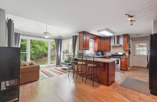 Roswell Apartamento | Modern Spacious Luxury Retreat in ATL With Pool