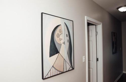 Grand Boulevard Apartamento | Modern & Spacious Stay by Northwestern Hospital Bronzeville