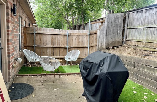 South Arlington Casa | Modern stay near AT&T stadium & all entertainments.