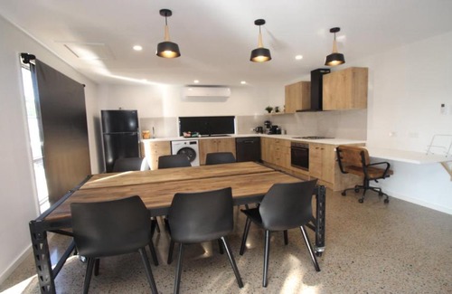 Horseshoe Bay Casa | Modern Stay On The Bay
