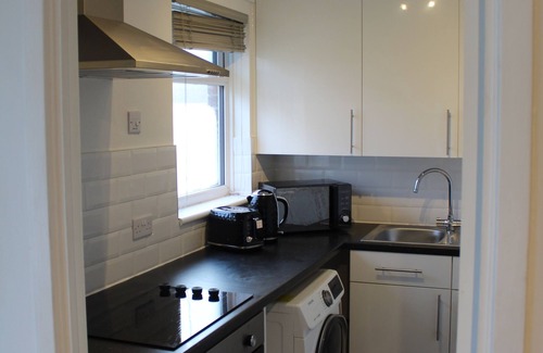 Chatham Casa | Modern studio apartment with parking