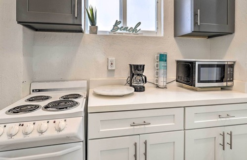 Tamiami Apartamento | Modern Studio Apartment in West Miami!