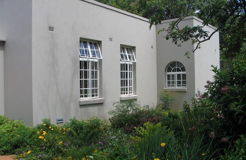 Harare Apartamento | Modern studio set in an expansive garden - 2253