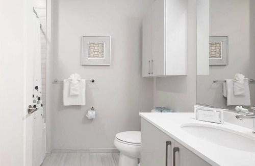 Central-Maverick Square - Paris Street Apartamento | Modern Studio | Upscale Amenities | East Boston | by GLS