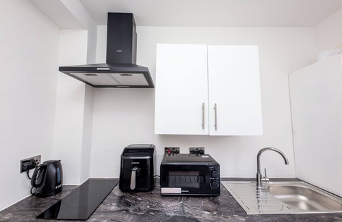 Basildon Apartamento | Modern Studio w/private Kitchen, Bathroom & Garden