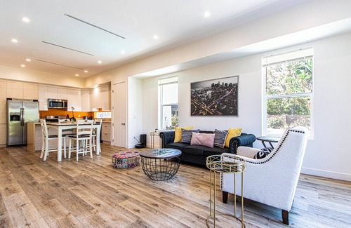 Canoga Park Casa | El mejor lugar para estar seguro y disfrutar de la vida.