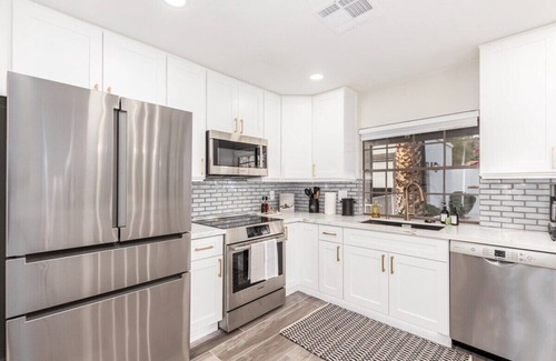 Santiago Casa | Modern-terranean Retreat|2 Masters|Pool+Spa|Games