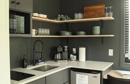 Milroy Cabina | Modern Tiny Home 29 w/Hot Tub!