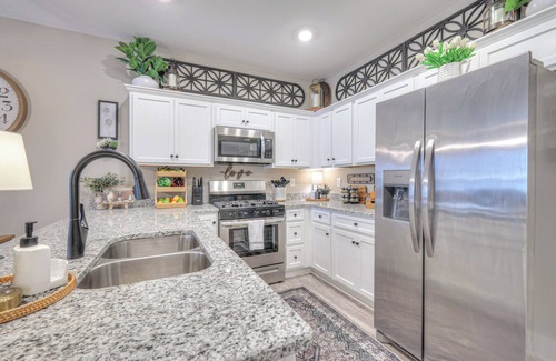 Manchester Casa | Modern Townhome 2BR/2.5 Bath in gated community in the heart of Manchester