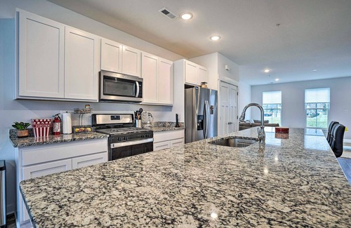 Frederick Casa | Modern Townhome 4 Mi to Downtown Frederick!
