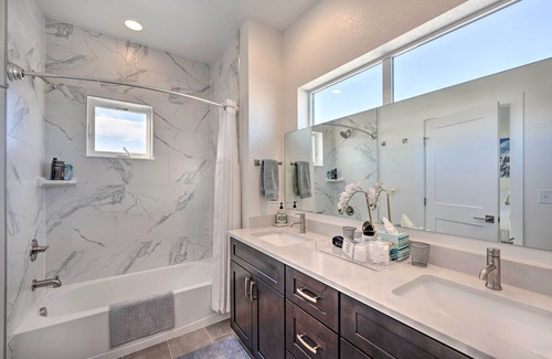 Louisville Casa | Modern Townhome, Day Trip to Colorado Ski Resorts!