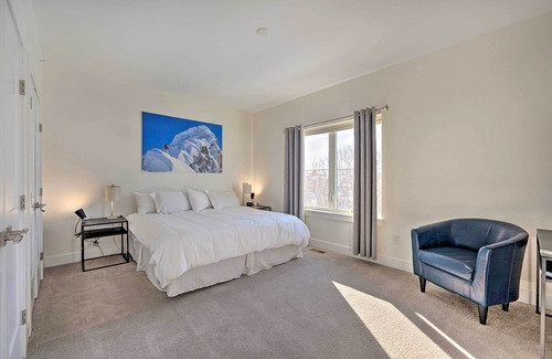 Louisville Casa | Modern Townhome, Day Trip to Colorado Ski Resorts!