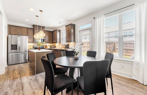 Auburn Casa | Modern Townhome in Auburn