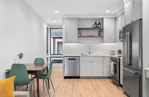 Old Ballard Casa | Modern Townhome in Walkable Ballard - 2 bedroom, 2 bathroom with AC