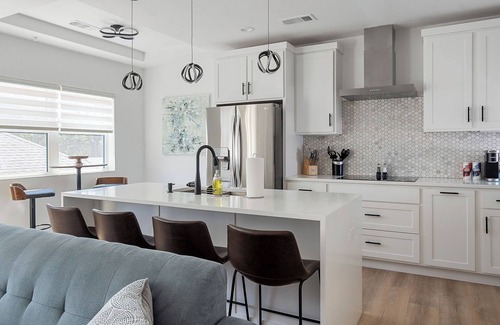 Oak Cliff Casa | Modern Townhome | Rooftop + Backyard & Garage #2