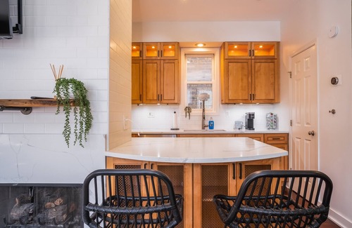 Bucktown Casa | Modern Townhome With King Suite & Private Patio