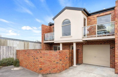 Warrnambool Casa | Modern Townhouse in the Heart of Warrnambool’s CBD