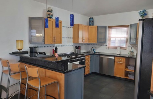 Warwick Casa | Casa moderna situada cerca de la ciudad, transporte público, restaurantes y playas