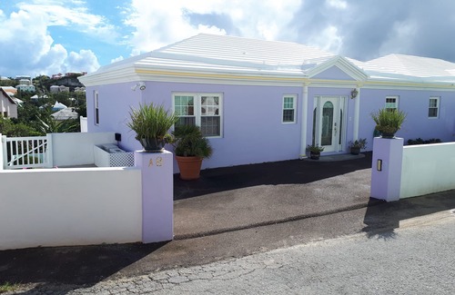 Warwick Casa | Casa moderna situada cerca de la ciudad, transporte público, restaurantes y playas