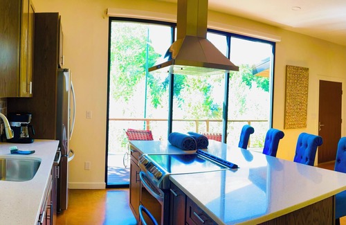 La Veta Casa | Modern Tranquil River Home w/Hot Tub
