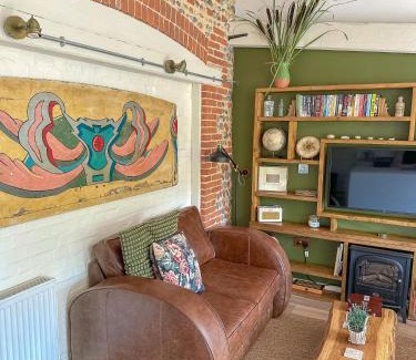 Happisburgh Casa | Modern two bed barn in Happisburgh - dog friendly - close to beach