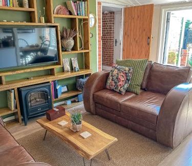 Happisburgh Casa | Modern two bed barn in Happisburgh - dog friendly - close to beach