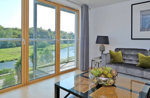 Dyce Apartamento | Modern two bedroom Aberdeen apartment with river views
