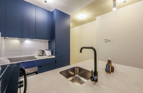 Puerta del Angel Apartamento | Moderno apartamento de dos habitaciones cerca del Palacio Real 02