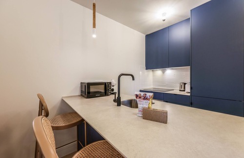 Puerta del Angel Apartamento | Moderno apartamento de dos habitaciones cerca del Palacio Real 02