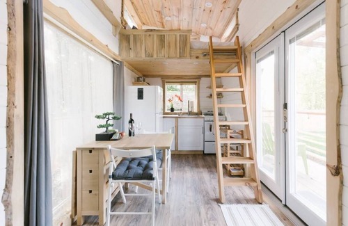 Des Moines Casa | Moderna casa pequeña y urbana con 2br cerca del aeropuerto y la configuración de transporte privado