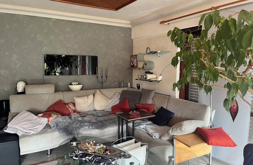 Losheim am See Casa | Modern vacation home surrounded by greenery