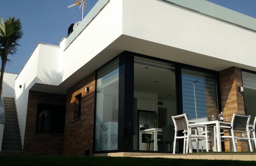 San Pedro del Pinatar Villa | Villa moderna con piscina privada cerca de las playas del Mar Menor