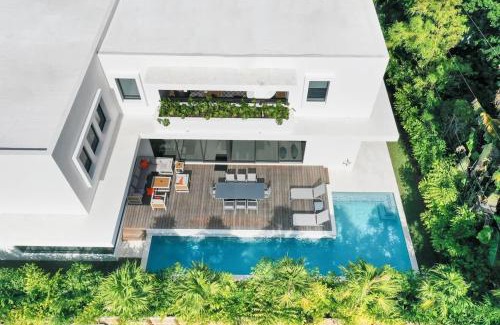 North Bay Village Villa | Modern Villa heated Pool gated Island