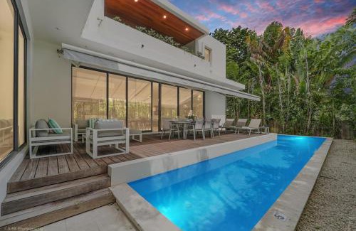 North Bay Village Villa | Modern Villa heated Pool gated Island