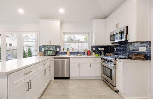 College Park Casa | Modern Villa Retreat in Historic College Park