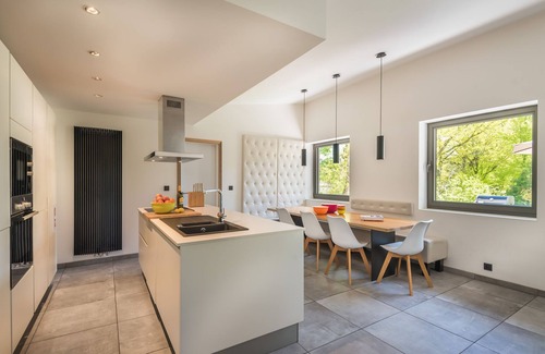 Noiseux Casa | Moderna Casa de vacaciones en Somme-Leuze con piscina al interior