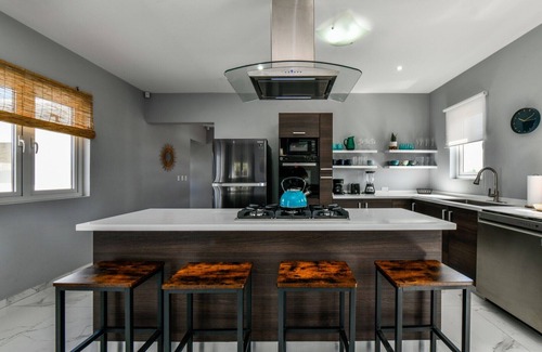 Sabana Liber Villa | Modern Villa with Private pool - brand new & clean -sleeps 6