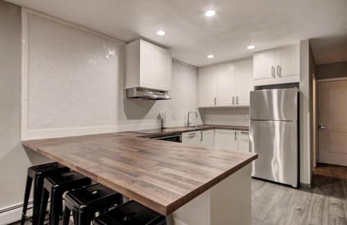 Frisco Apartamento | Modern with Hot Tub & Pool by Ski Country Resorts