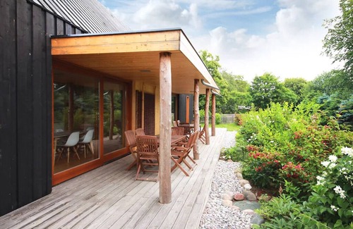 Loissin Casa | Modern wooden house on the Bodden with two apartments that can be combined