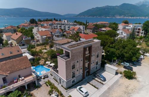 Donja Lastva Apartamento | Moderna Luxury Apartments with HEATED pool