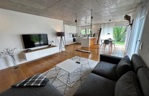 Waldshut-Tiengen Casa | Moderne Ferienwohnung Rhenum mit Wallbox